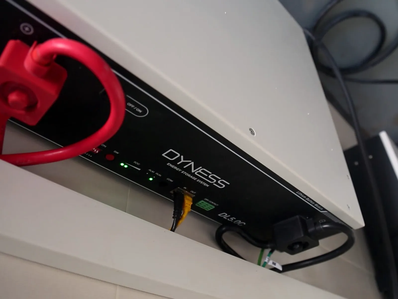 Batterie de stockage DYNESS (module DL5.0C) installée sur le chantier de Bouskoura